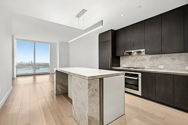 Rented by Christie's International Real Estate Group, LLC | media 25