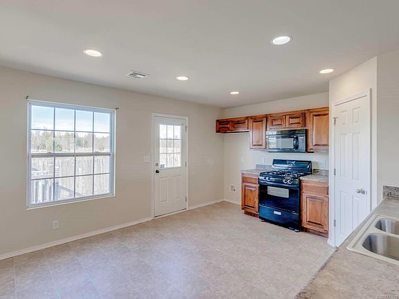 4th image of 25158 S Brook Ln