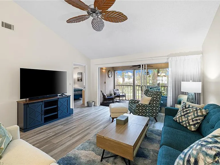 6900 Dennis Cir #J-205 — Photo 9