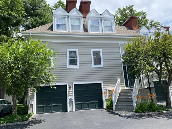450 Center St