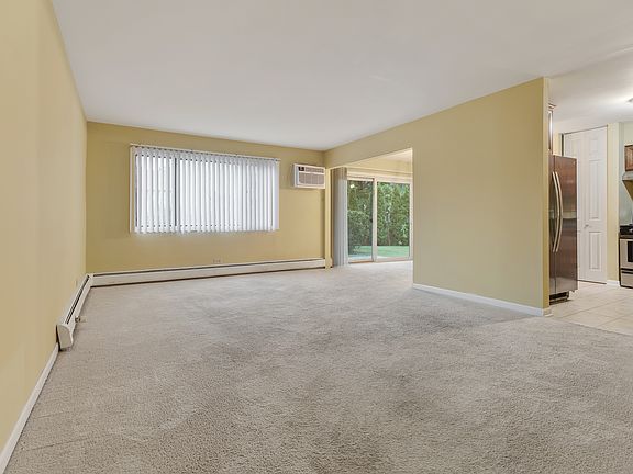 3rd image of 3100 Bayside Dr