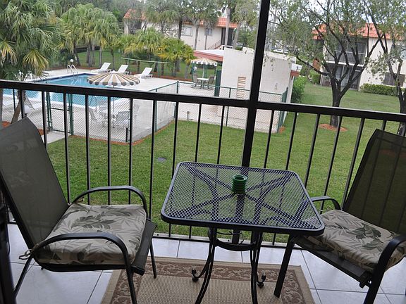 5th image of 369 Lakeview Dr APT 202