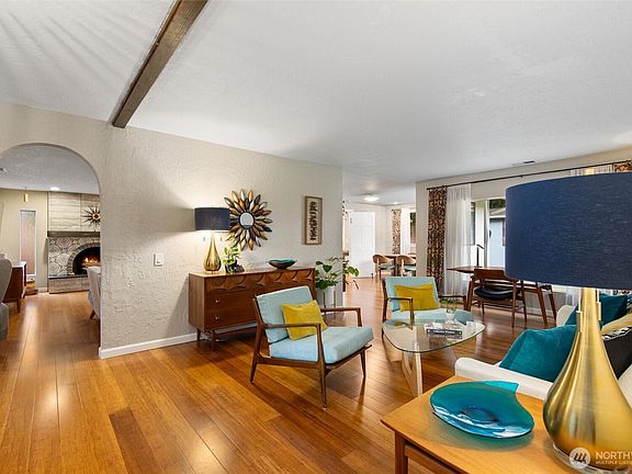 3rd image of 8924 NE 191st Place