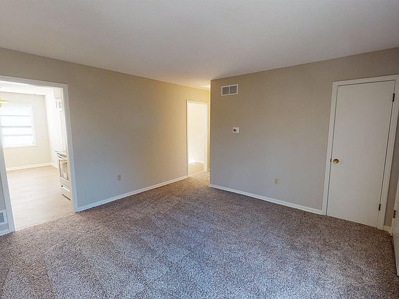 4th image of 7045 Saddlebrook Dr