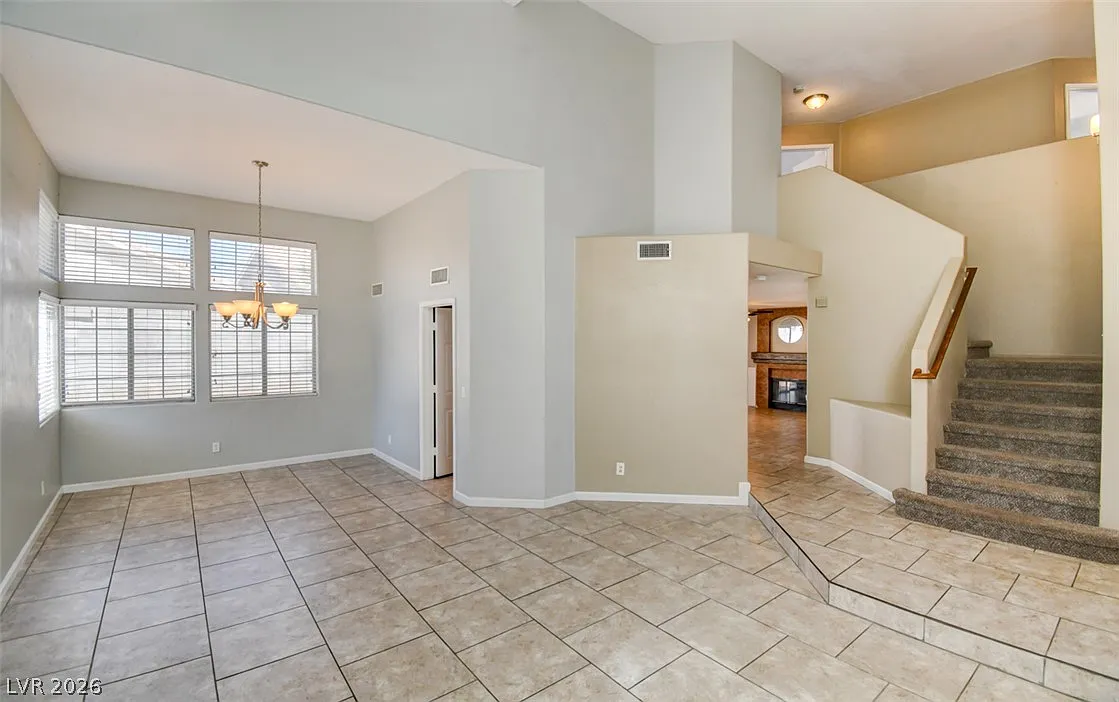 4 bed, 2.5 bath, 2220 sqft, $2,549 — Photo 2