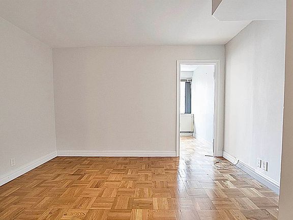 4th image of 330 W 45th St APT 5A