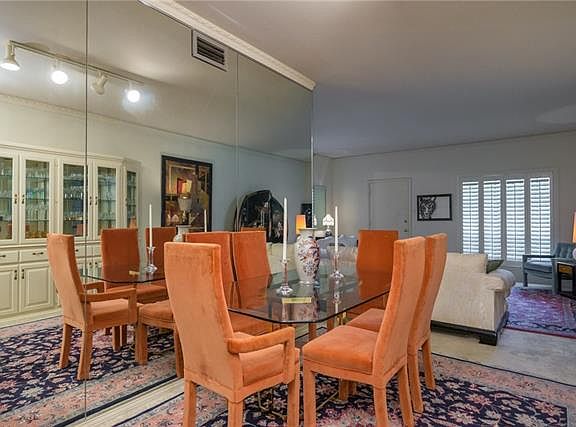 4th image of 4312 Bellaire Dr S APT 207