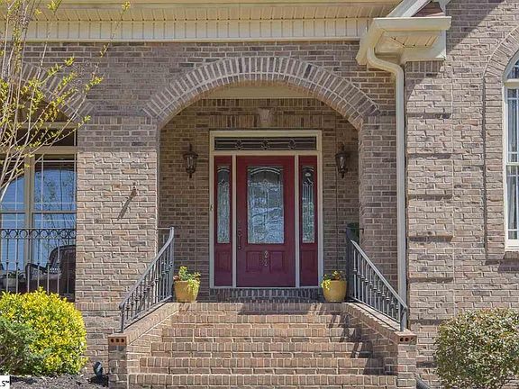 3rd image of 22 River Park Ln