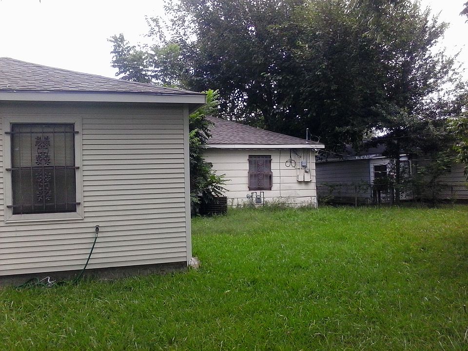 2nd image of 411 Lamar Dr
