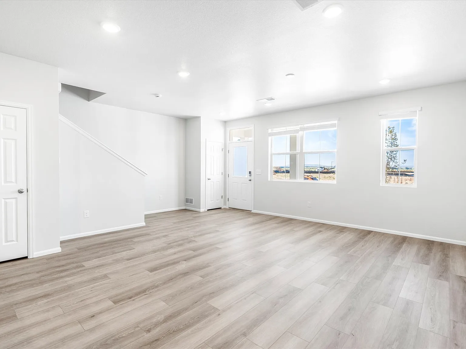 3 bed, 1875 sqft, $2,795 — Photo 2