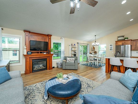 5th image of 1150 Cedar Dr