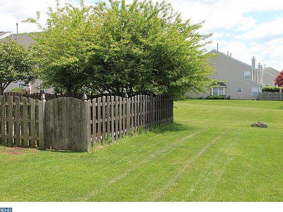 4th image of 241 Sequoia Dr