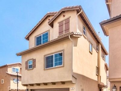 6840 De Celis Pl APT 12, Van Nuys, CA, 91406