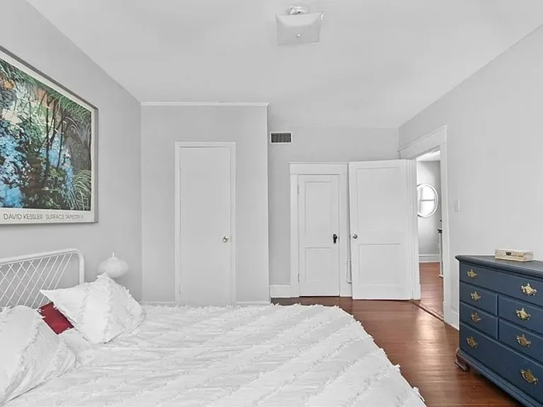 2224 Seminary Ave — Photo 17