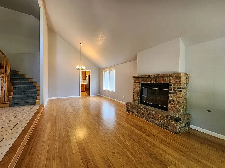 9609 Lord Dr — Photo 4