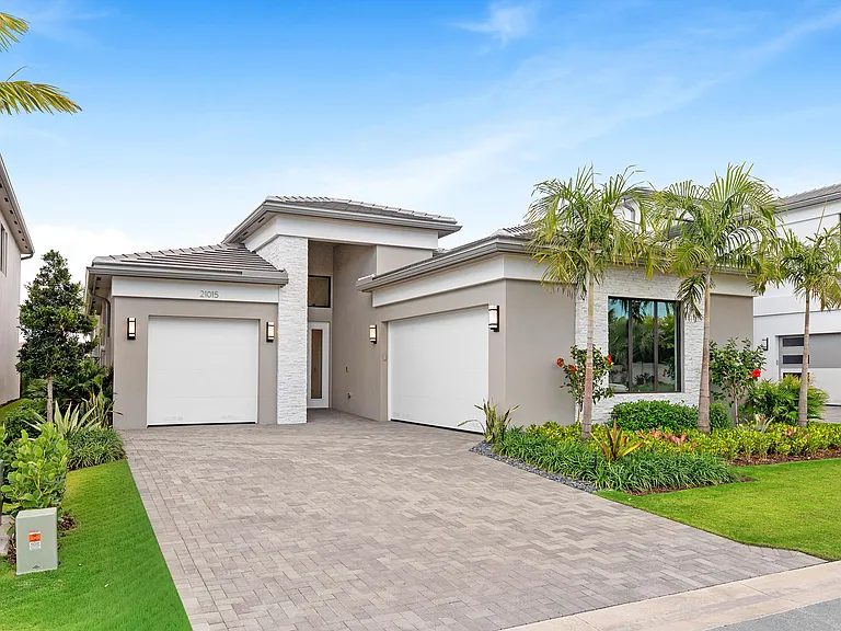 21015 Tangelo Tree Dr — Photo 1