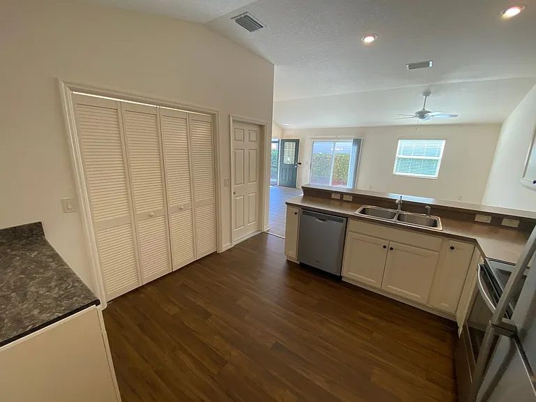 3102 Sabal Palm Ave — Photo 7