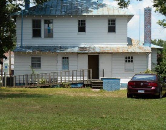 3rd image of 3217 Sunset Ave