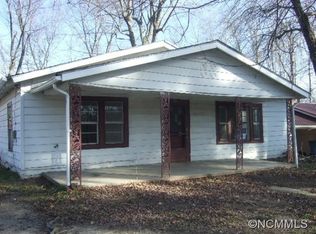 406 Hall St, Hendersonville, NC 28739