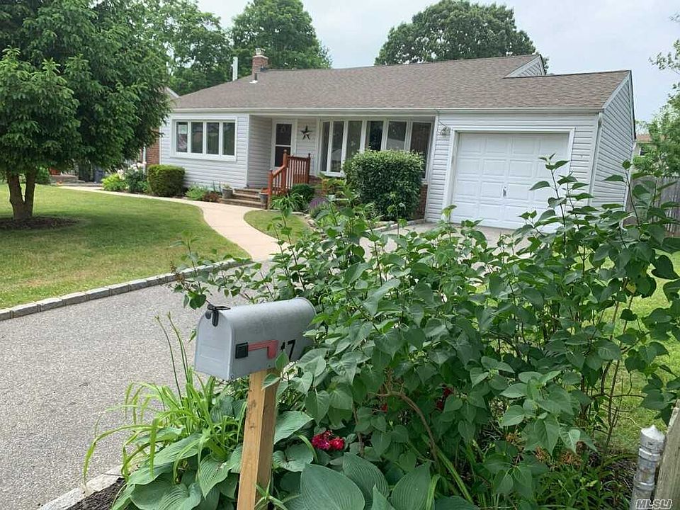 1st image of 17 Glenwood Ln