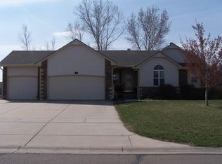 121 Primrose Ln, Rose Hill, KS 67133