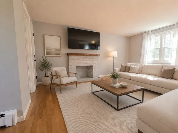 120 Spring St, Walpole, MA 02081