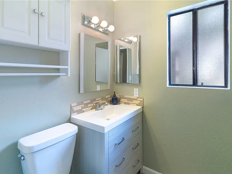 628 E Birch St — Photo 7