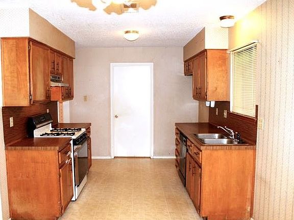 5th image of 3901 Robert Burns Dr