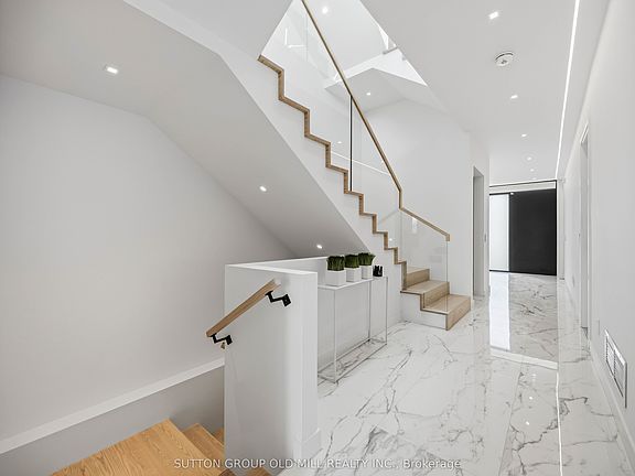 4th image of 89 Regal Rd