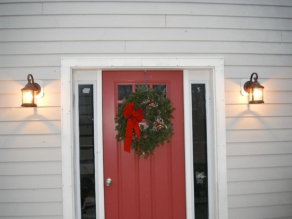 2nd image of 416 Huckle Hill Rd