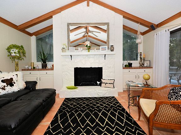 4th image of 12945 Longview Cir