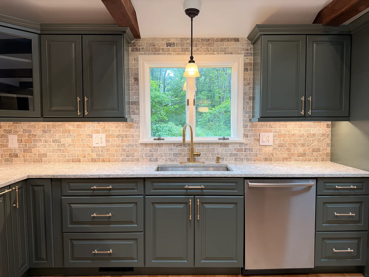 3 bed, 2000 sqft, $3,350 — Photo 3