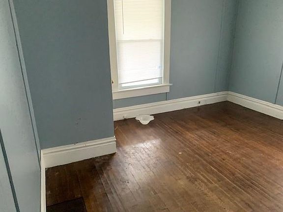 5th image of 401 Oneal St