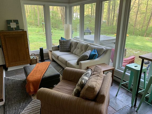 3rd image of 79 Featherbed Ln