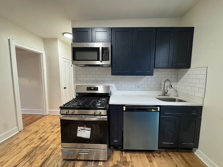 5019 W Saint Paul Ave #1 — Photo 7