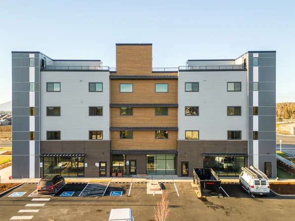 3750 SW Badger Ave #204, Redmond, OR 97756