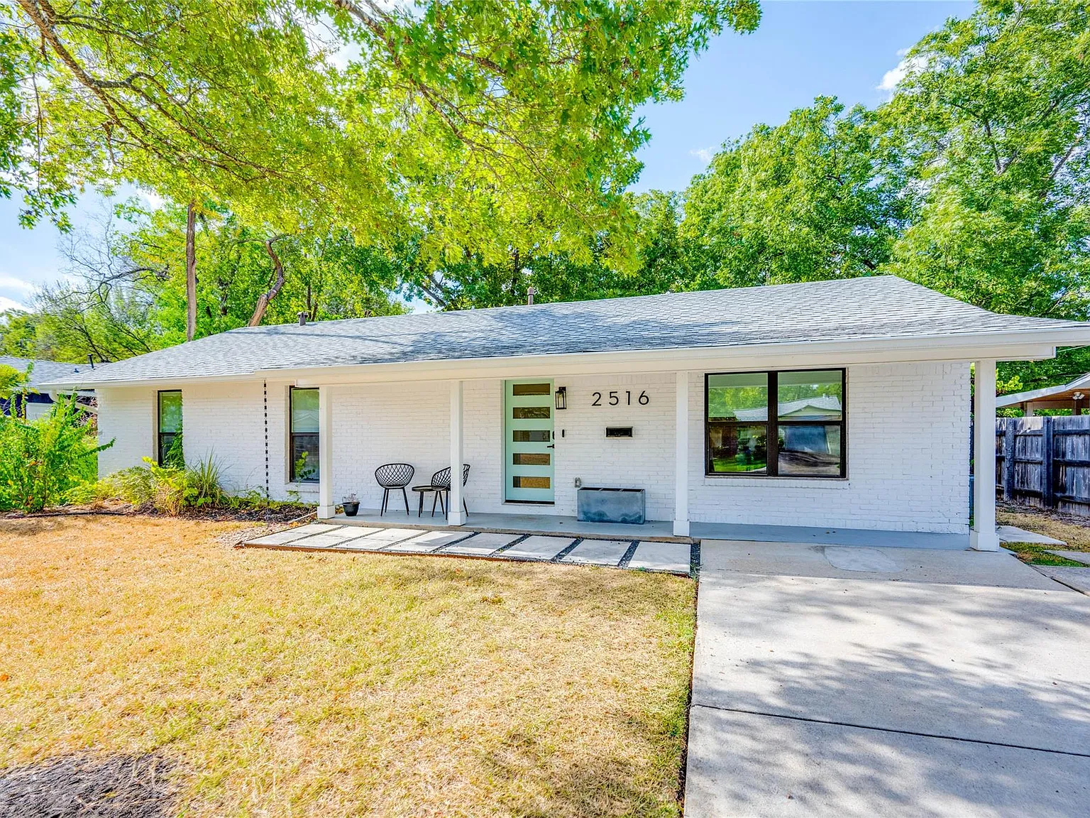 3 bed, 2.0 bath, 1275 sqft, $4,250 — Photo 1