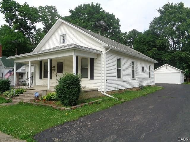 1st image of 233 Windsor Ave
