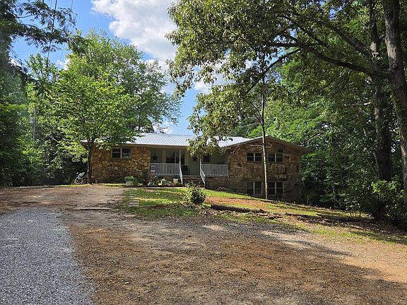 3rd image of 124 Deer Run Ln