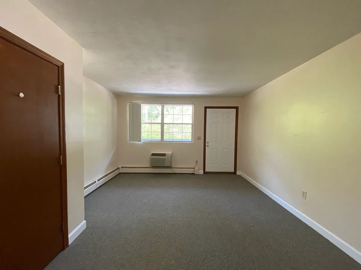 Building Photo - 7 Brook St #46