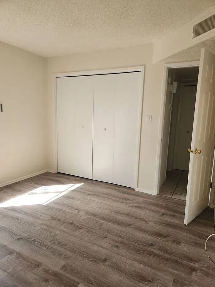 1 bed, 1.0 bath, 560 sqft, $699 — Photo 2
