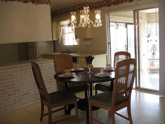 4th image of 7820 Le Grande Dr