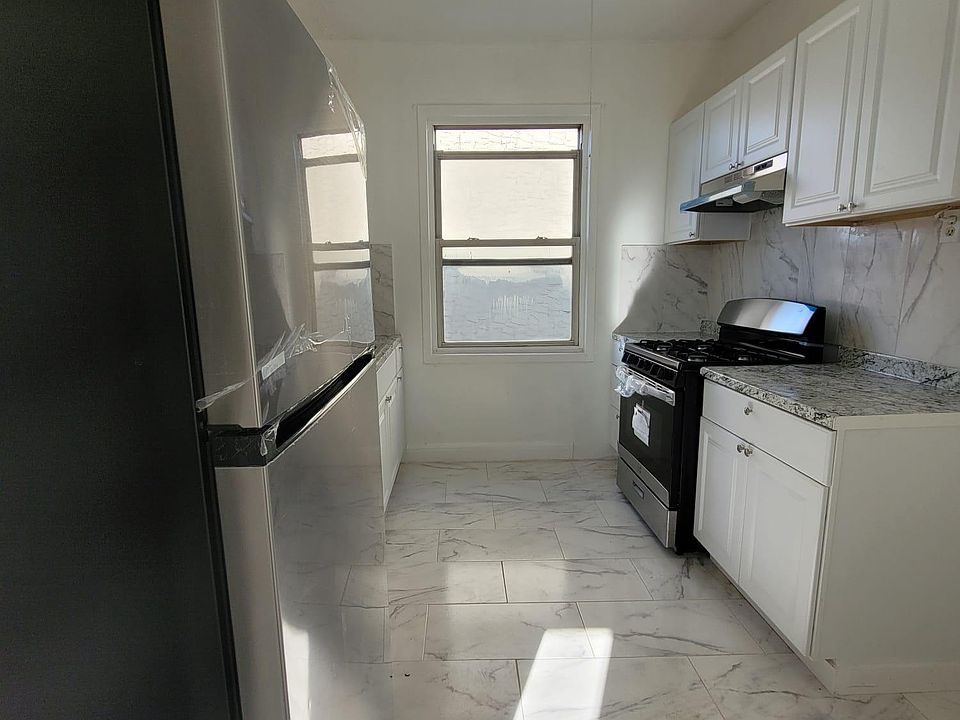 1st image of 952 E 227th St #2R