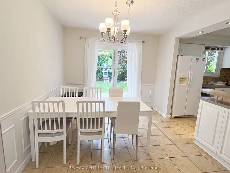 116 Paperbirch Cres E #UPPER — Photo 4