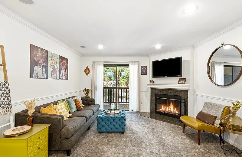 1 bed, 1.0 bath, 704 sqft, $1,800 — Photo 3