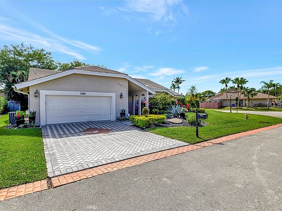 3rd image of 7580 Black Olive Way