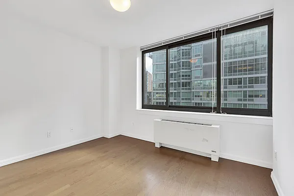 Rented by Luxury Apartments LIC | media 5