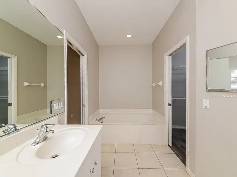 1073 Whitegate Ct — Photo 12