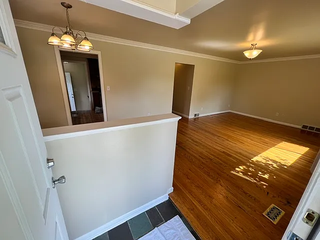3 bed, 1107 sqft, $1,800 — Photo 4
