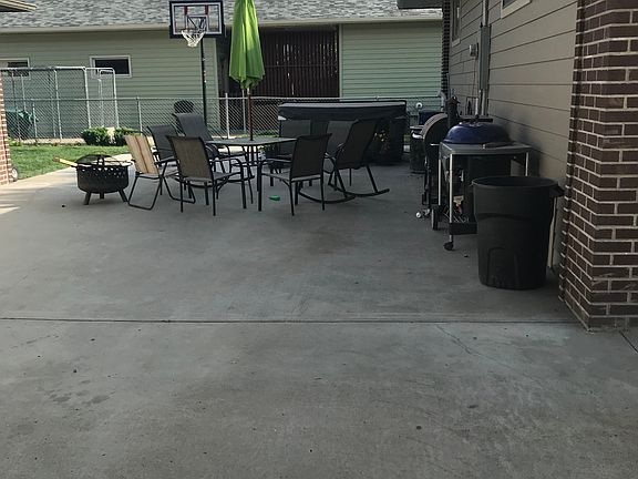 3rd image of 1279 Lincoln Ave